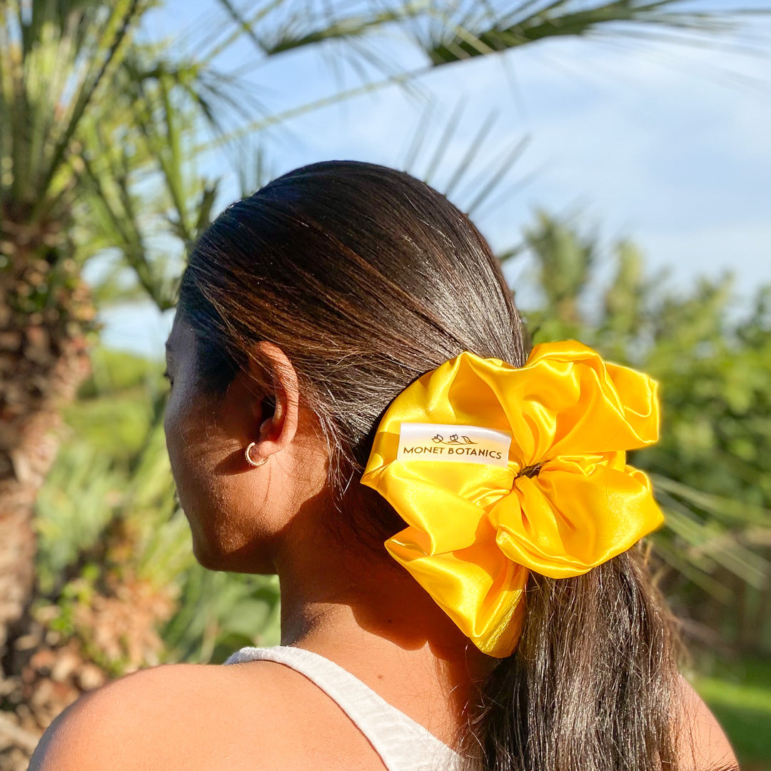 Daisy Maxi Scrunchie